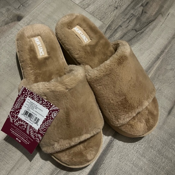 NWT Muk Luks Kirstey Slide Sz L (9-10) - Picture 3 of 7
